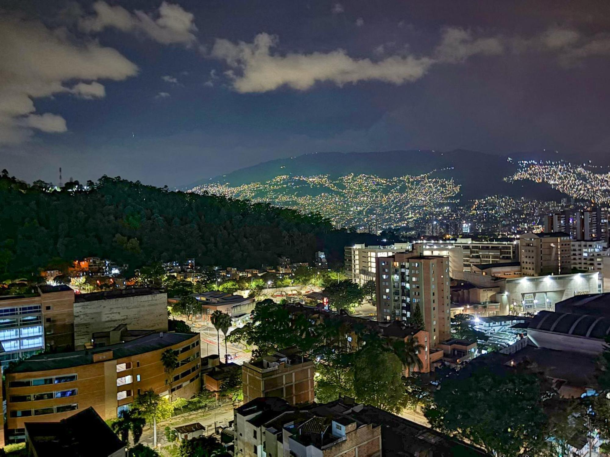 Tequendama Hotel Medellin - Estadio エクステリア 写真