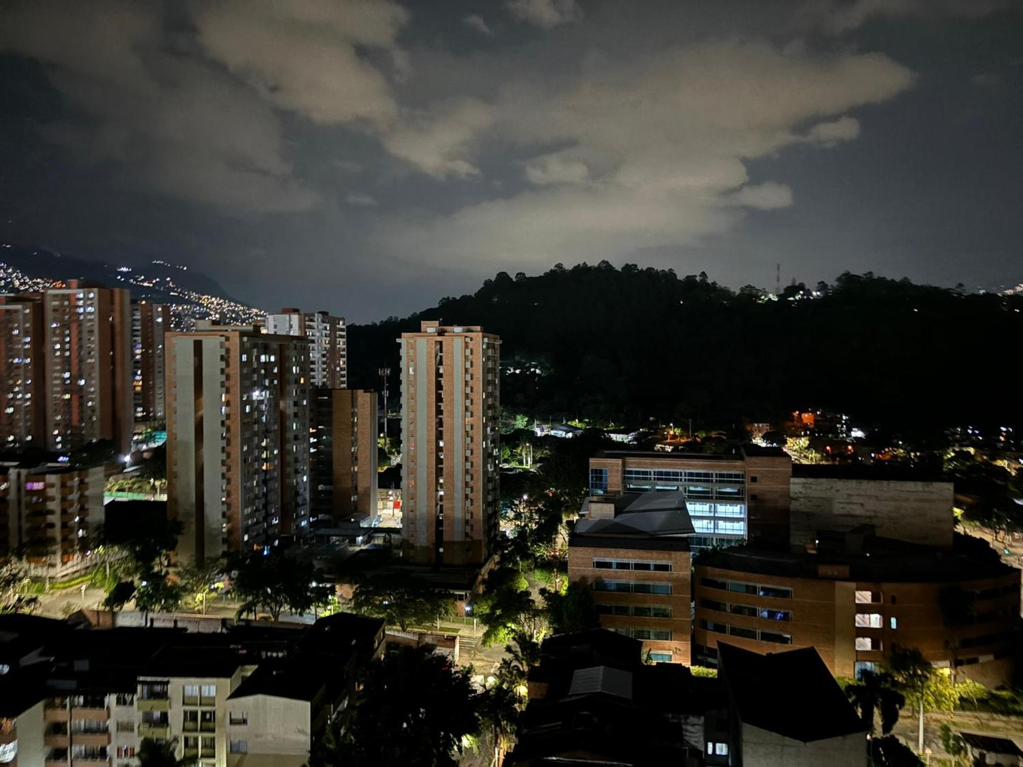 Tequendama Hotel Medellin - Estadio エクステリア 写真