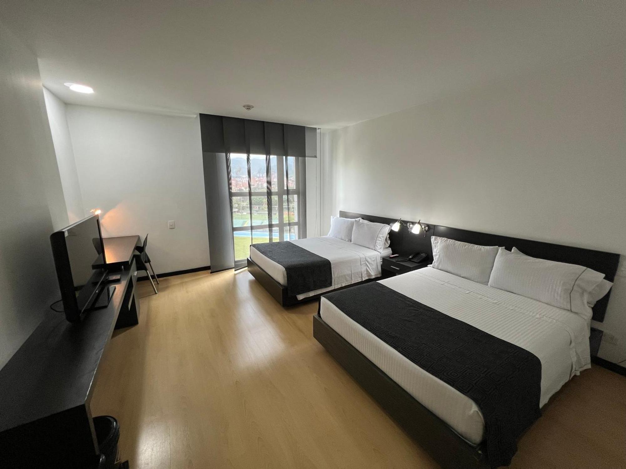 Tequendama Hotel Medellin - Estadio エクステリア 写真