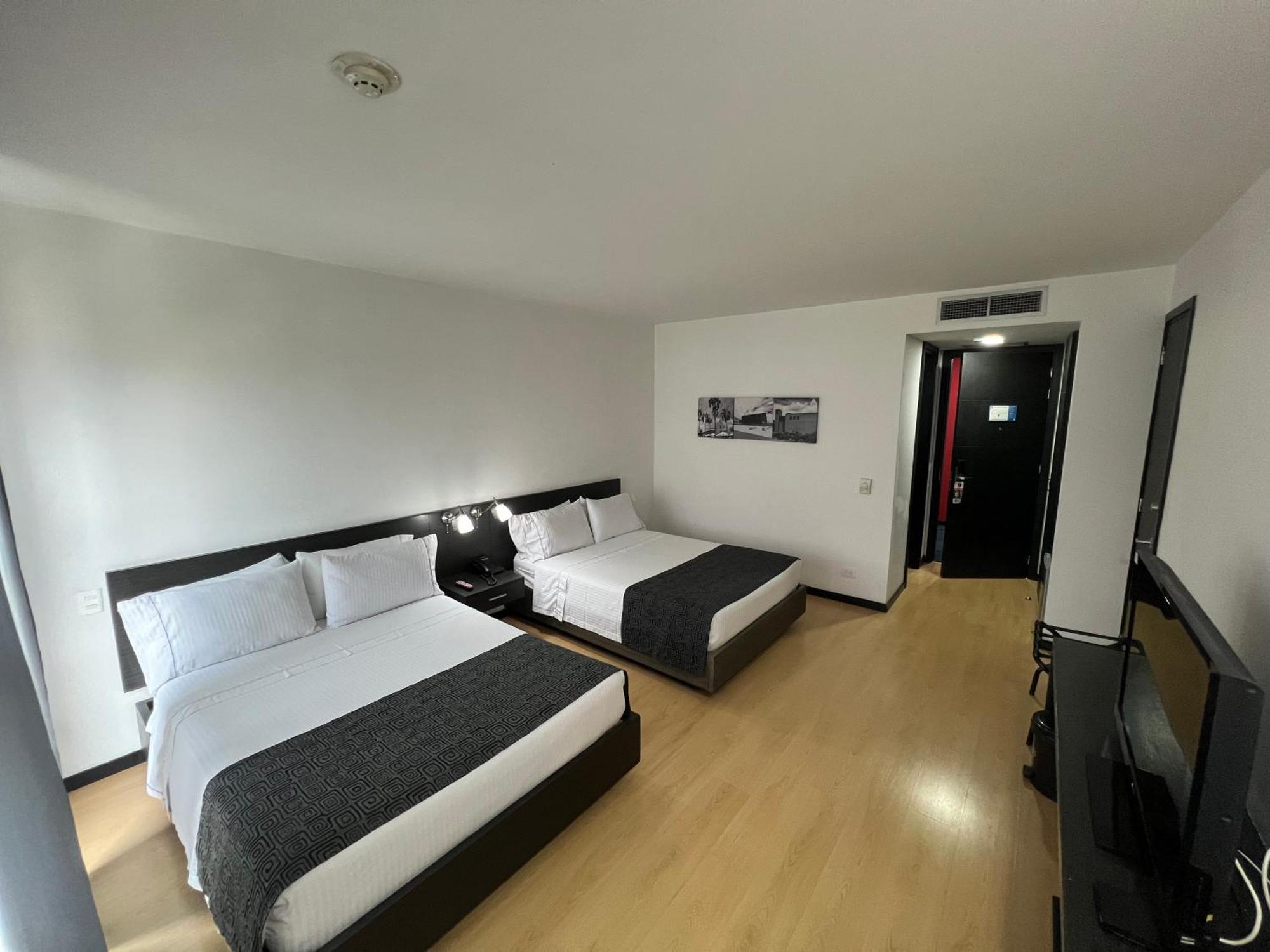 Tequendama Hotel Medellin - Estadio エクステリア 写真
