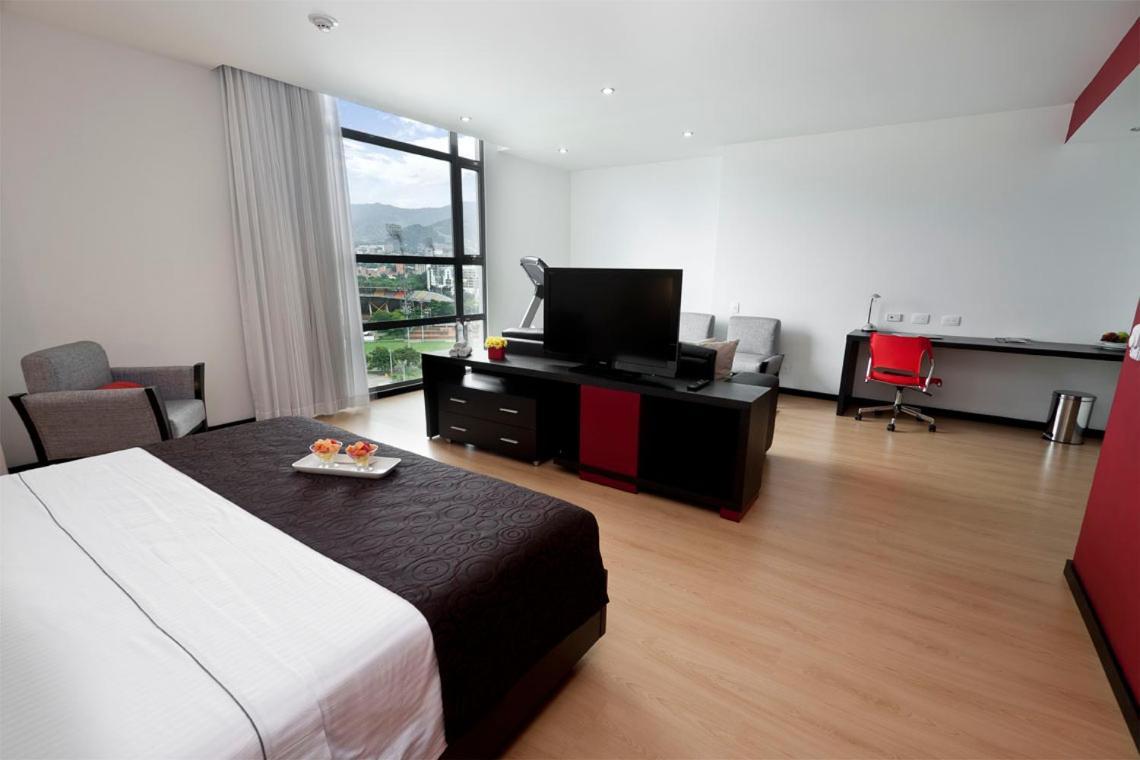 Tequendama Hotel Medellin - Estadio エクステリア 写真